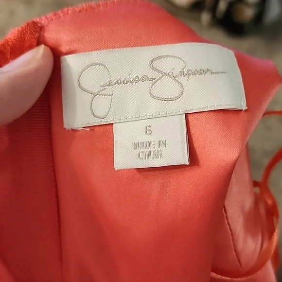 Coral dress size 6 - Picture 4 of 6